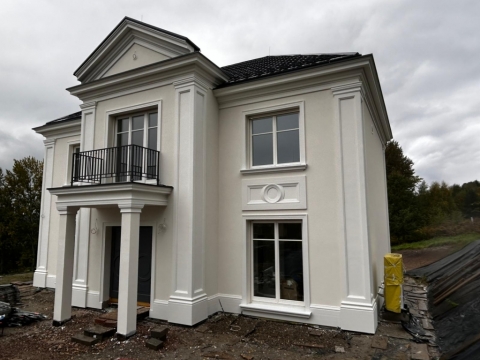 Sztukateria elewacyjna i gzymsy elewacyjne – realizacja projektu Unique Residence